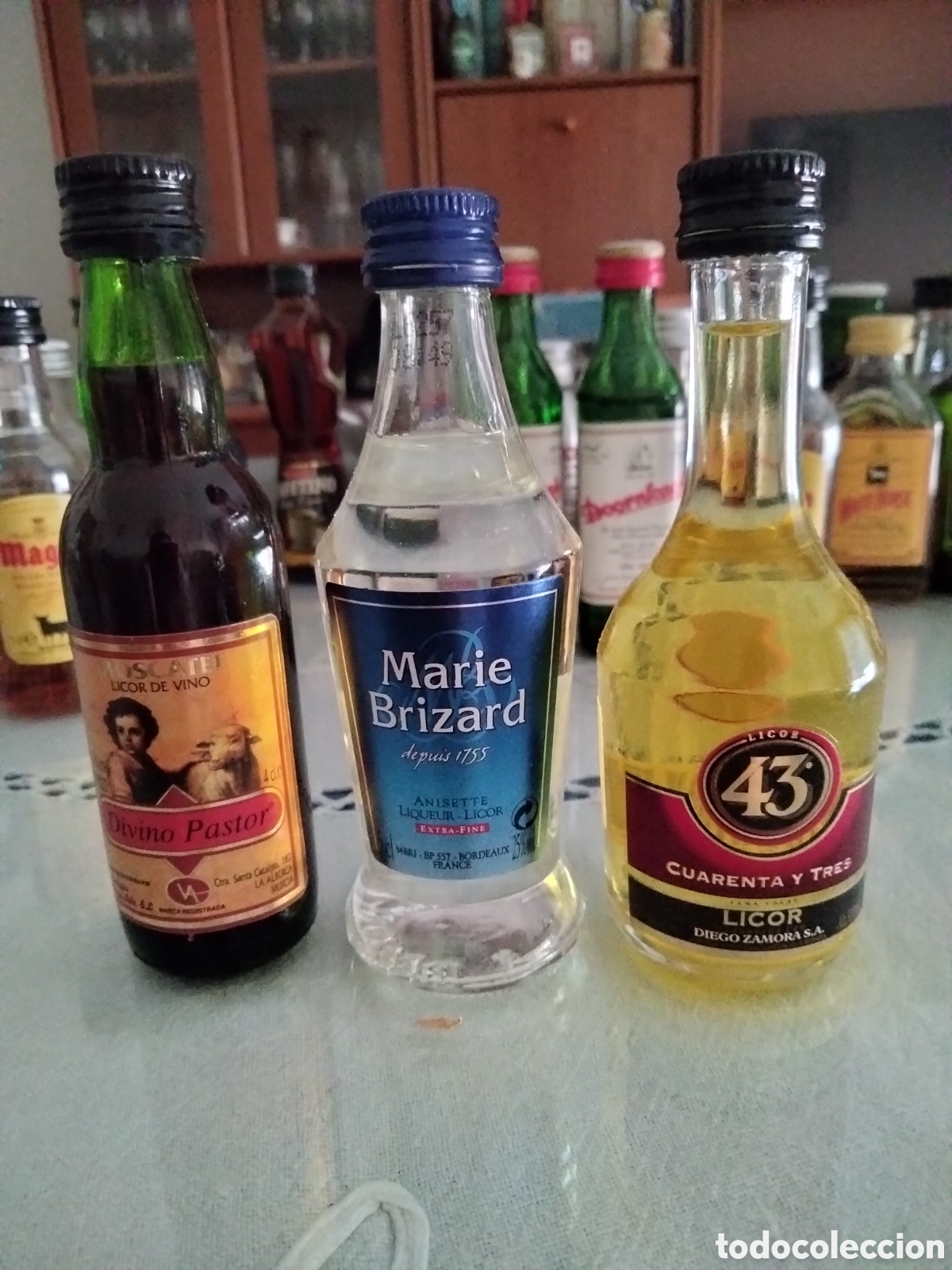 Botellas antiguas: Mini botellas de licor - Foto 1