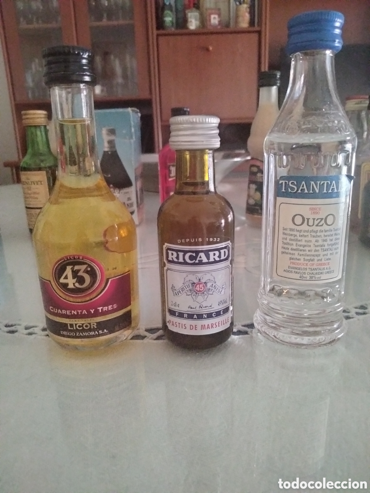 Botellas antiguas: Mini botellas de licor - Foto 1