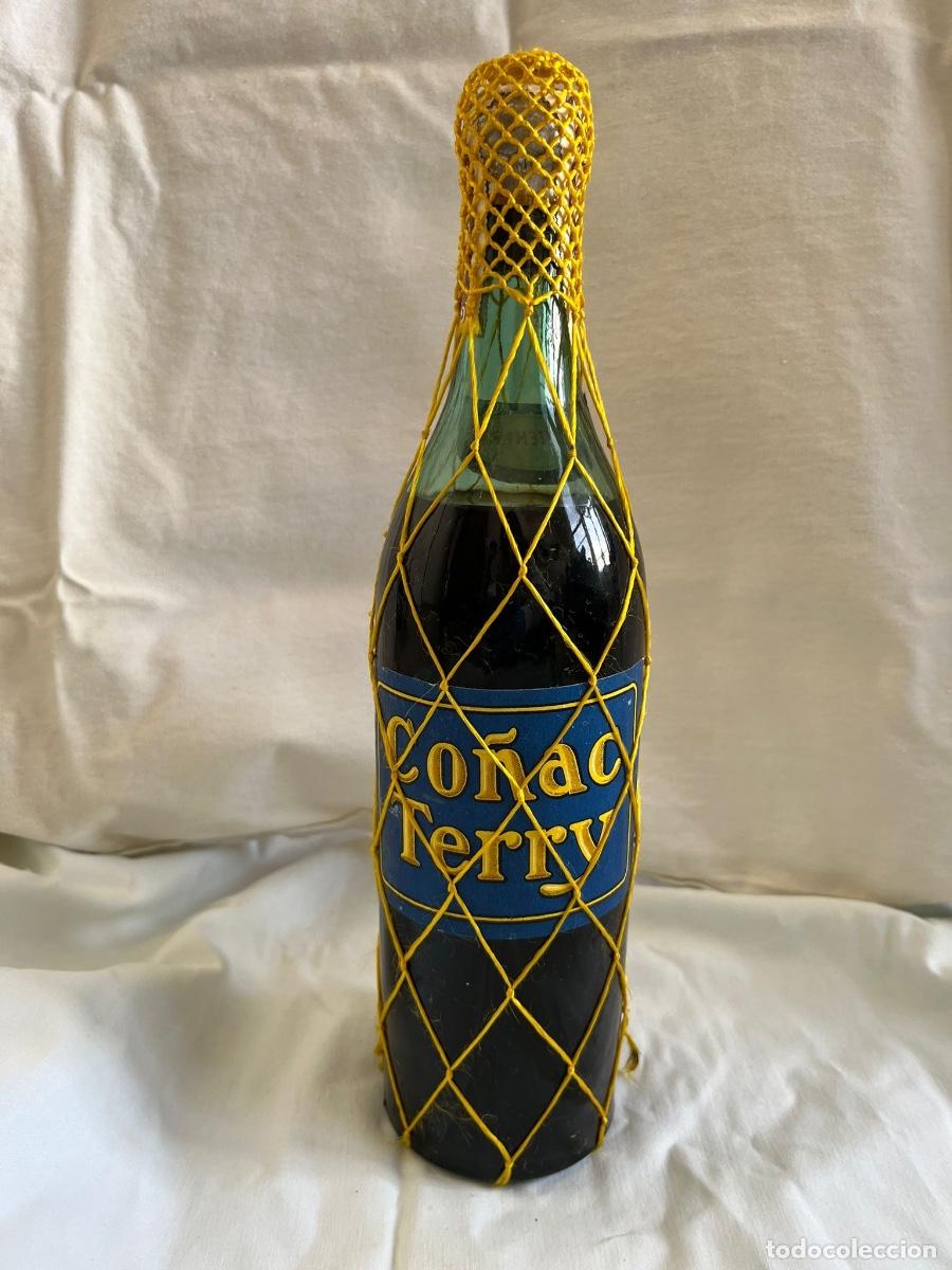 Botellas antiguas: Lote de botellas de Co&ntilde;ac Terry - Foto 3