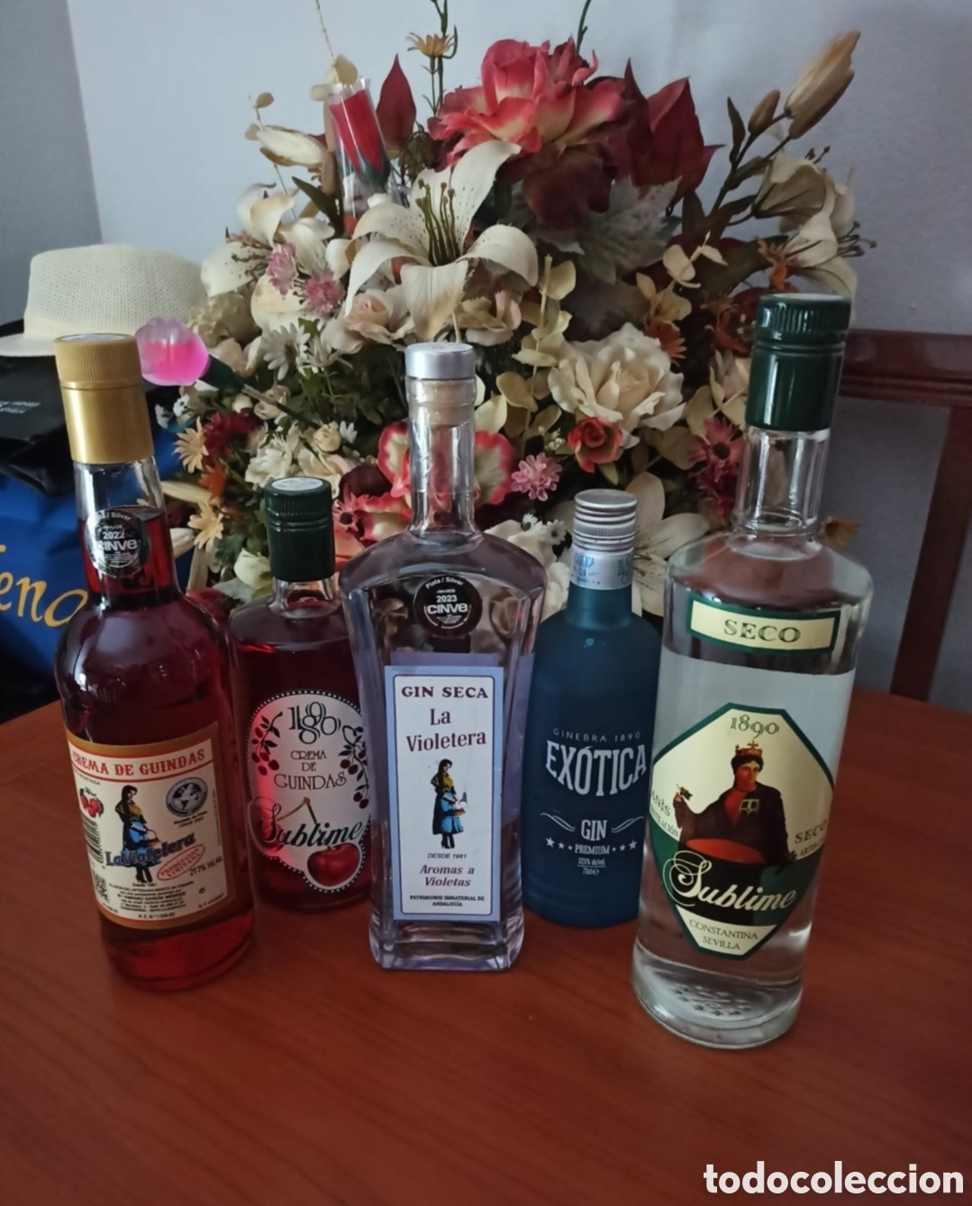 Botellas antiguas: Lote de 5 botellas de licor - Foto 1