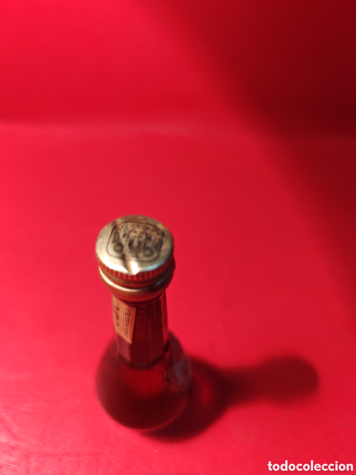 Botellas antiguas: Antigua mini botella de licor Calisay - Foto 3