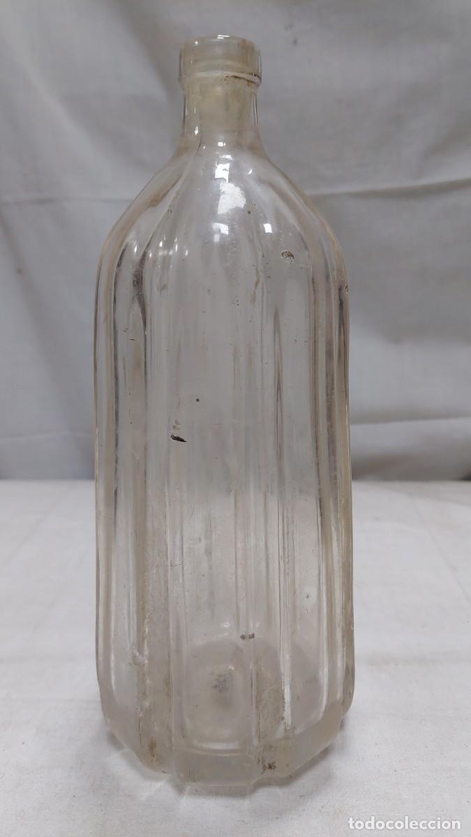 Botellas antiguas: Botella de sifon Troncoconica en relieve - Foto 1