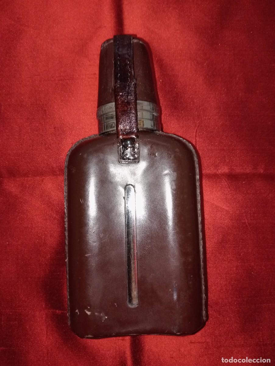 Botellas antiguas: Botella petaca de licor - Foto 1