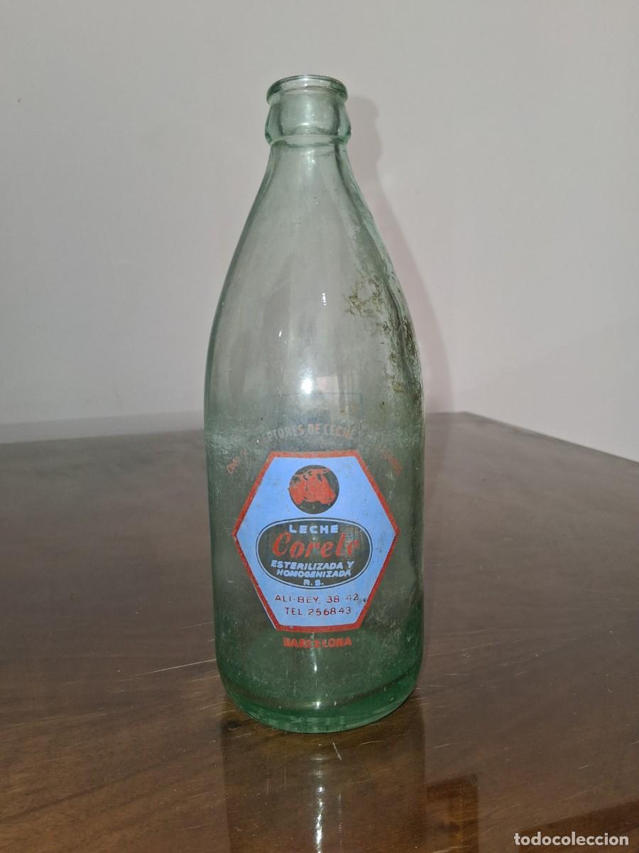 Botellas antiguas: Botella de leche Corele Barcelona - Foto 1