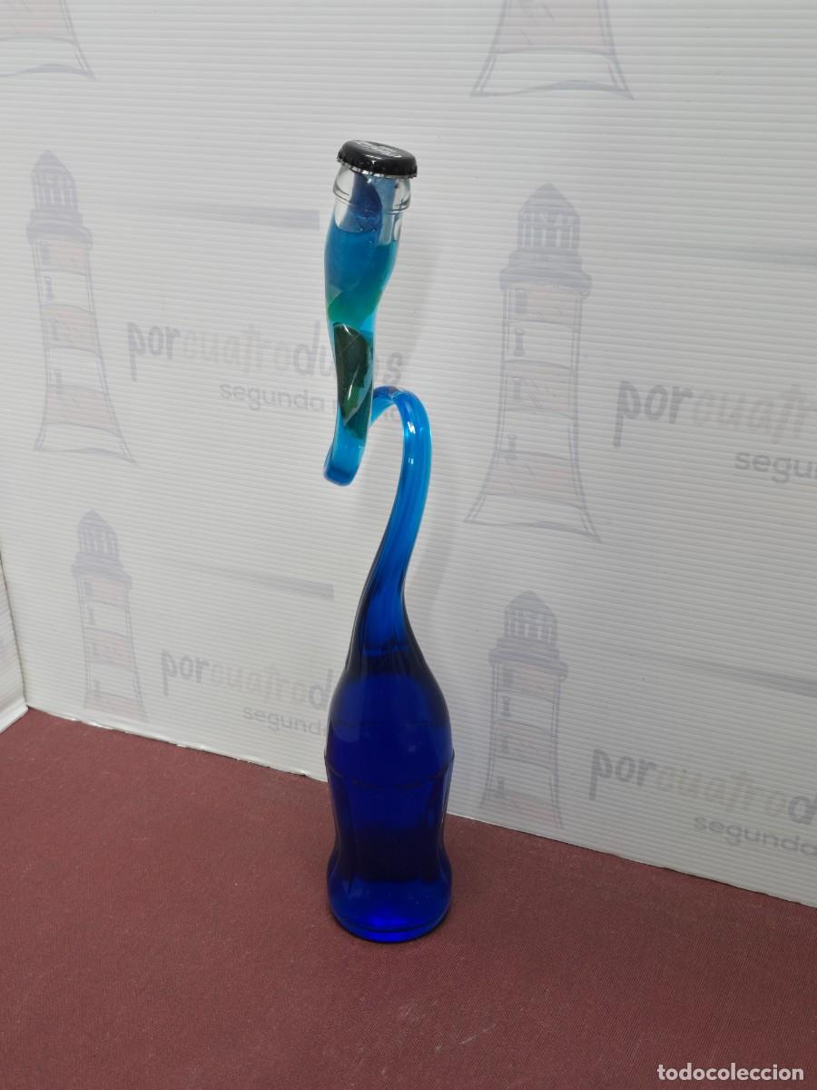 Botellas antiguas: Botella coca cola con cuello deformado moldeado - Foto 1