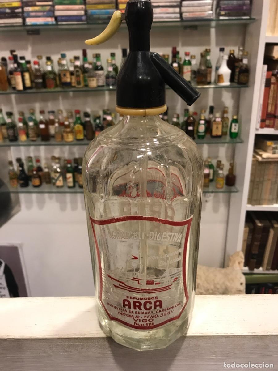 Botellas antiguas: SIF&Oacute;N. ESPUMOSOS ARCA. VIGO - Foto 3