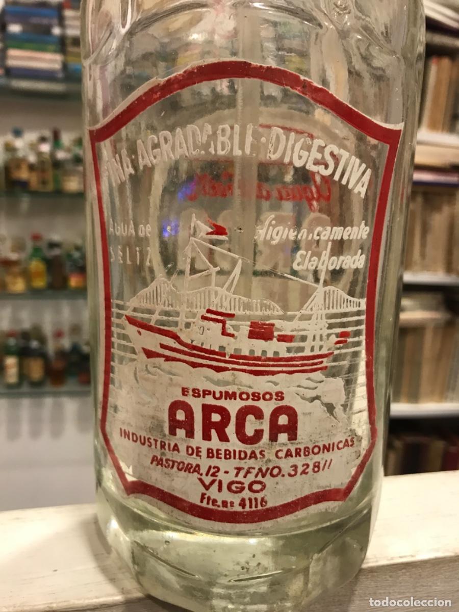 Botellas antiguas: SIF&Oacute;N. ESPUMOSOS ARCA. VIGO - Foto 1