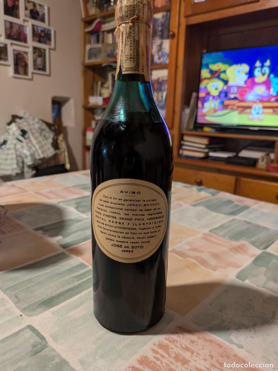 Botellas antiguas: Botella Brandy Ilustrisimo - Foto 4