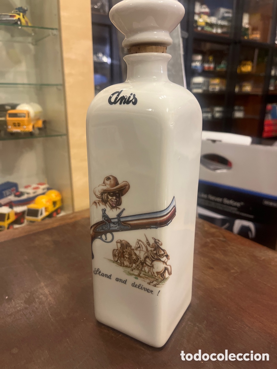 Botellas antiguas: Botella de porcelana de An&iacute;s - Foto 1