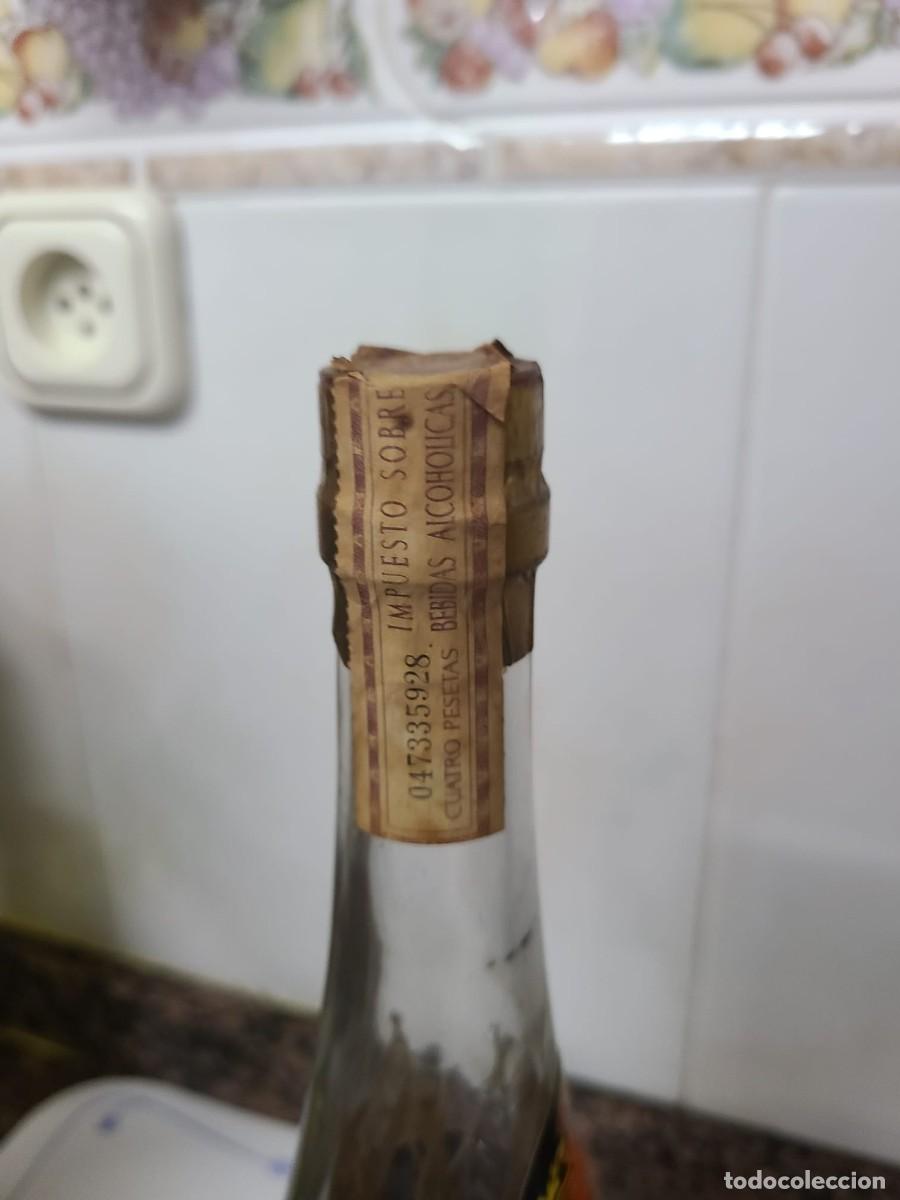 Botellas antiguas: Brandy Escarchado Nogueras Comas - Foto 3