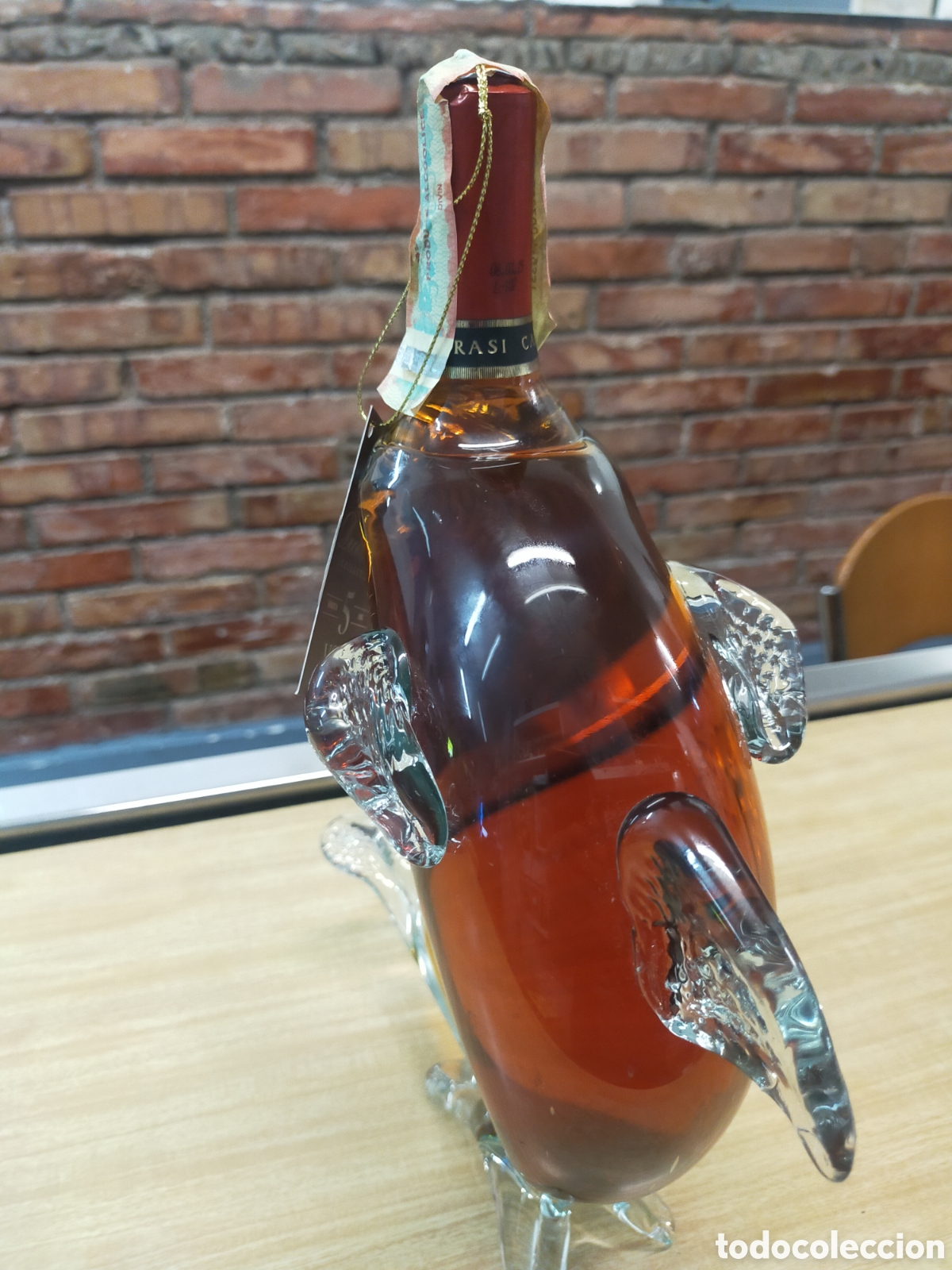 Botellas antiguas: Botella forma de delf&iacute;n, brandy armenio - Foto 5