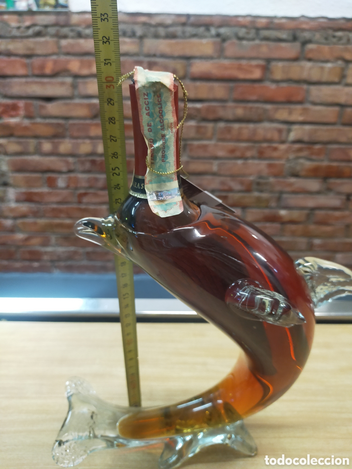 Botellas antiguas: Botella forma de delf&iacute;n, brandy armenio - Foto 9