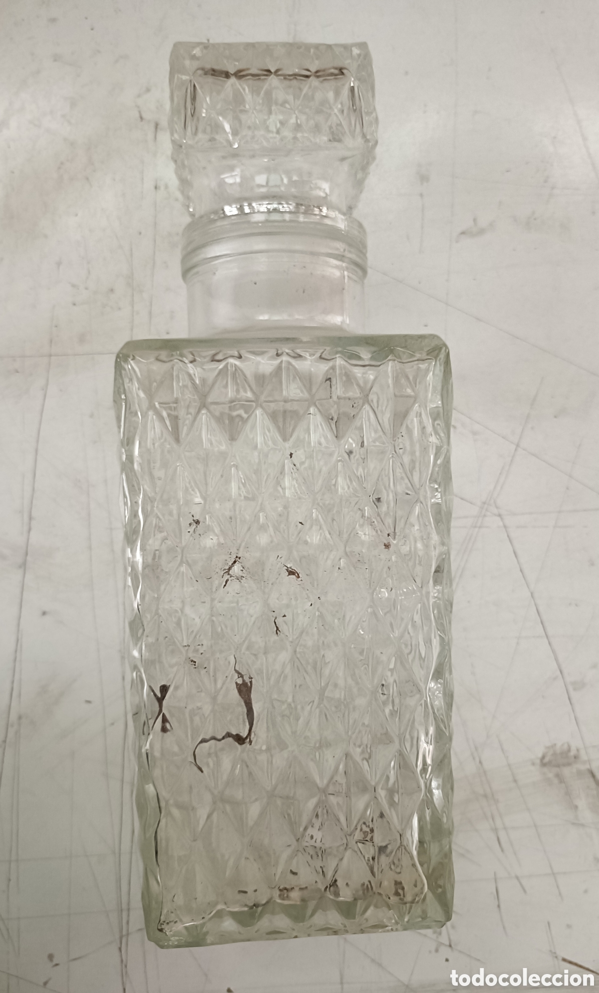 Botellas antiguas: Botella de licor tallada - Foto 1