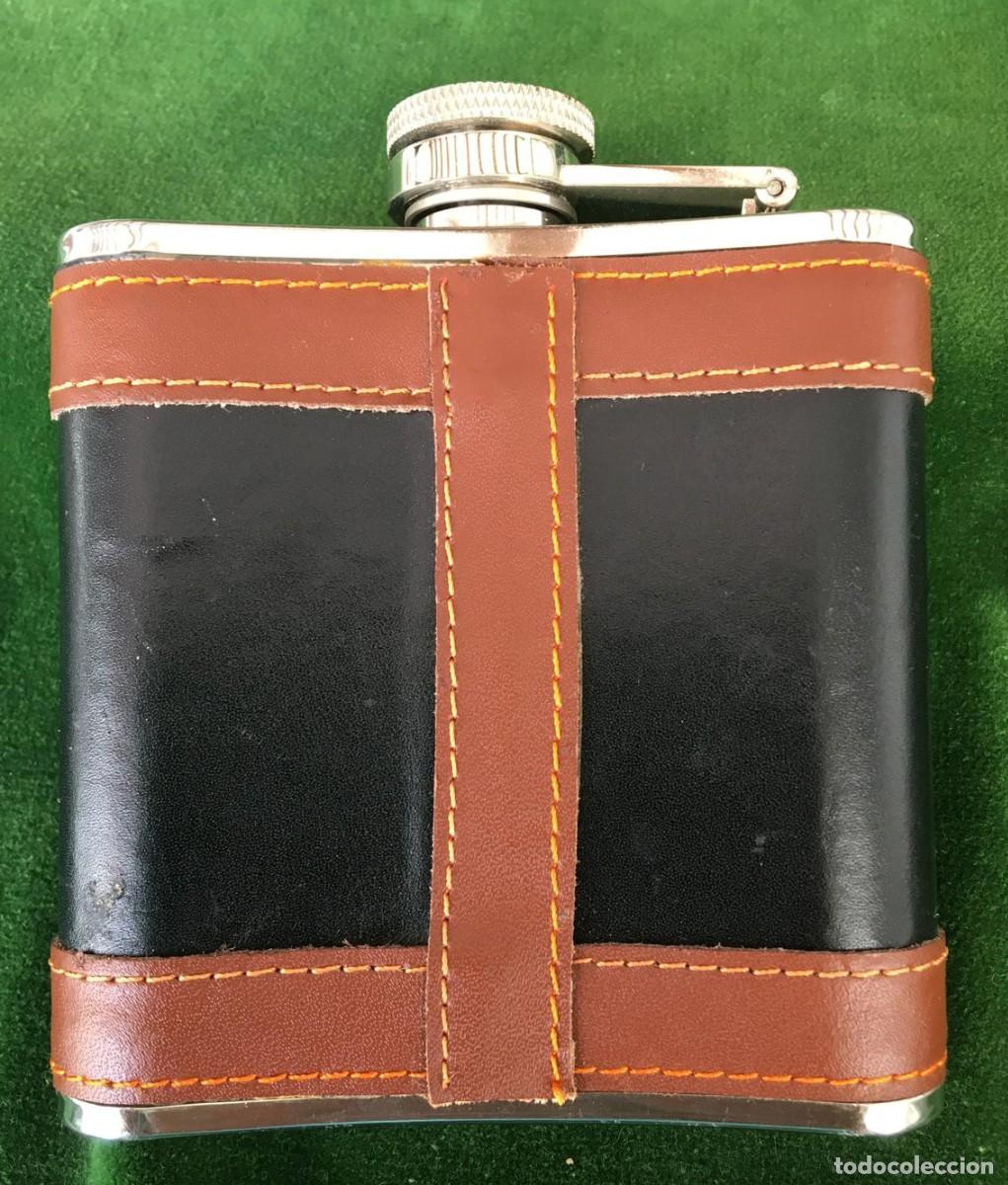 Botellas antiguas: Petaca de licor forrada en cuero - Foto 1