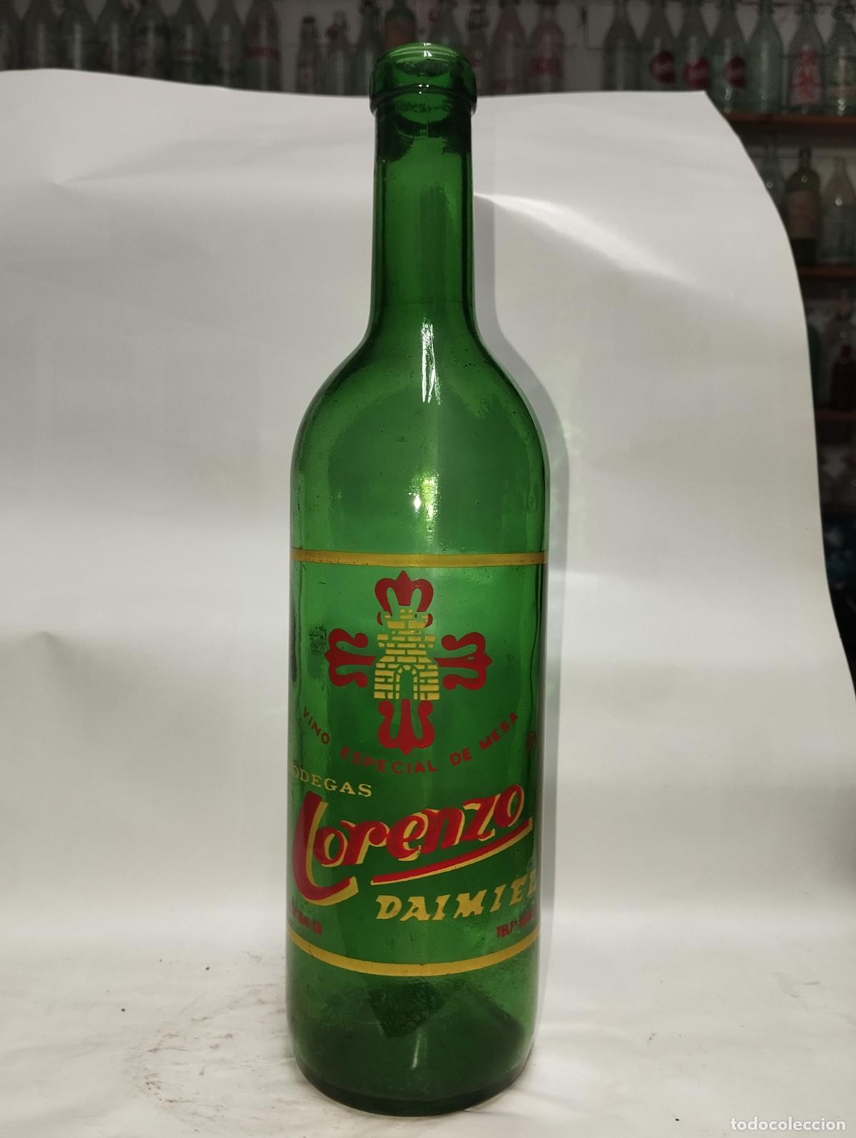 Botellas antiguas: Botella bodegas Lorenzo de Daimiel - Foto 1