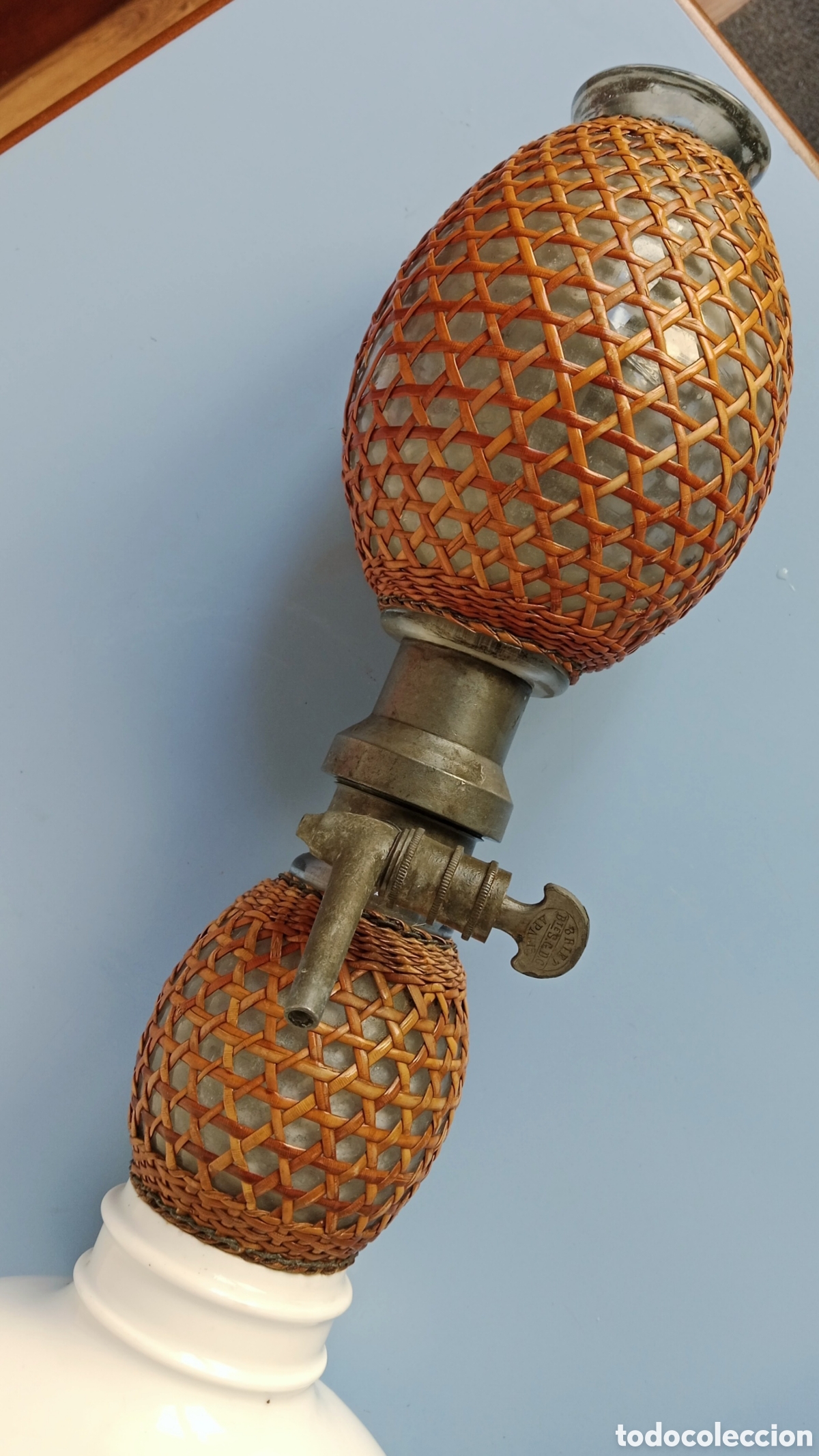 Bouteilles anciennes: Sif&oacute;n 2 Bolas Base de Porcelana, malla mimbre, Briet Sparklets de Colecci&oacute;n