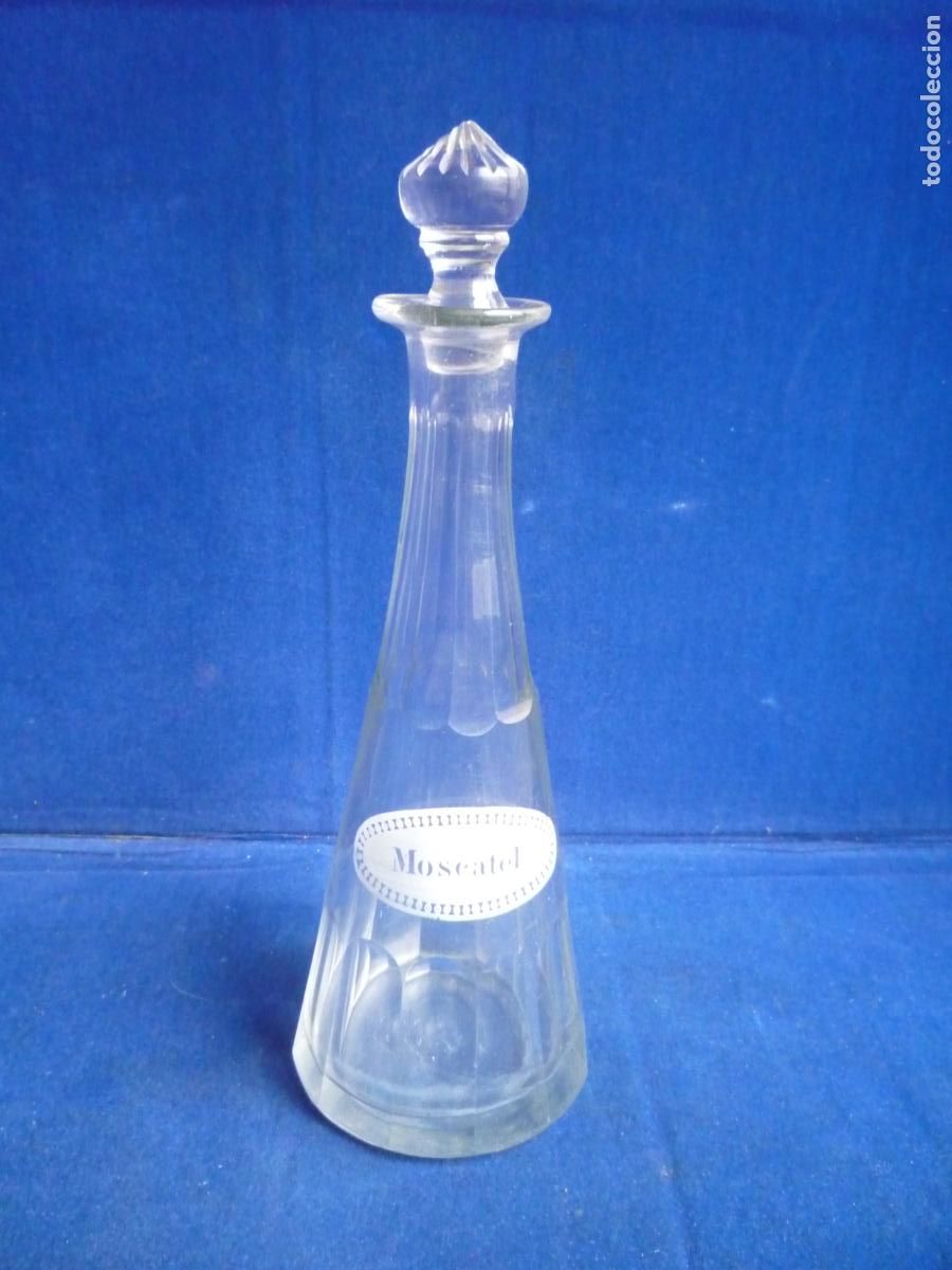 Botellas antiguas: LICORERA O BOTELLA CRISTAL MOSCATEL - Foto 1