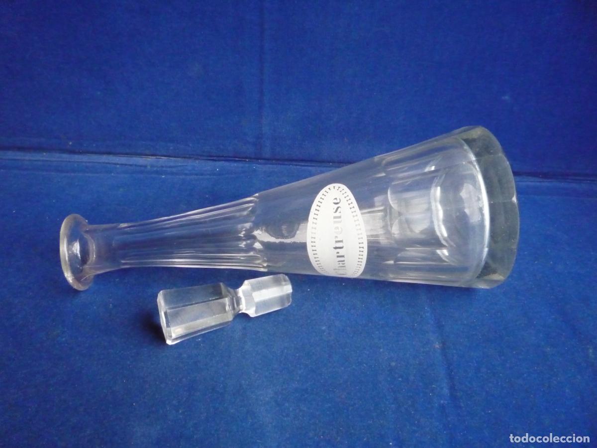 Botellas antiguas: LICORERA O BOTELLA CRISTAL CHARTREUSE - Foto 3