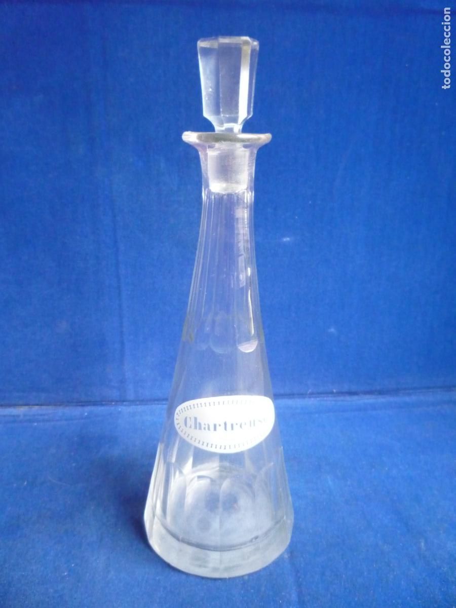 Botellas antiguas: LICORERA O BOTELLA CRISTAL CHARTREUSE - Foto 1