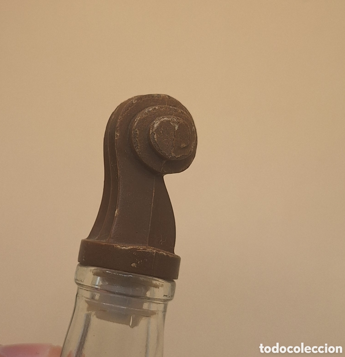 Botellas antiguas: Antigua Botella en Forma de Viol&iacute;n - Foto 8