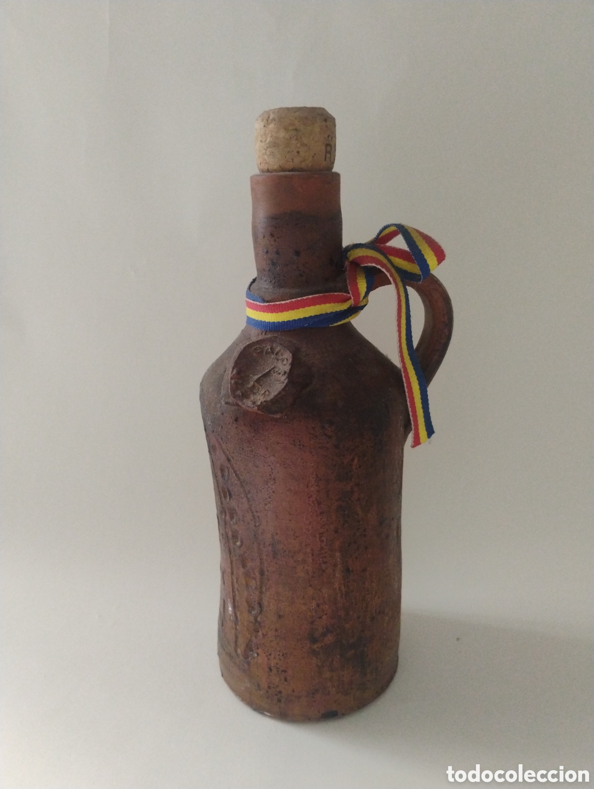 Botellas antiguas: Botella licor de Rumania - Foto 1