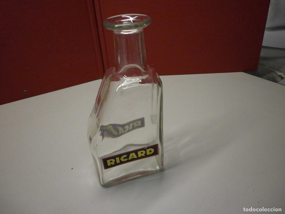 Botellas antiguas: botella de dise&ntilde;o anis ricard - Foto 3