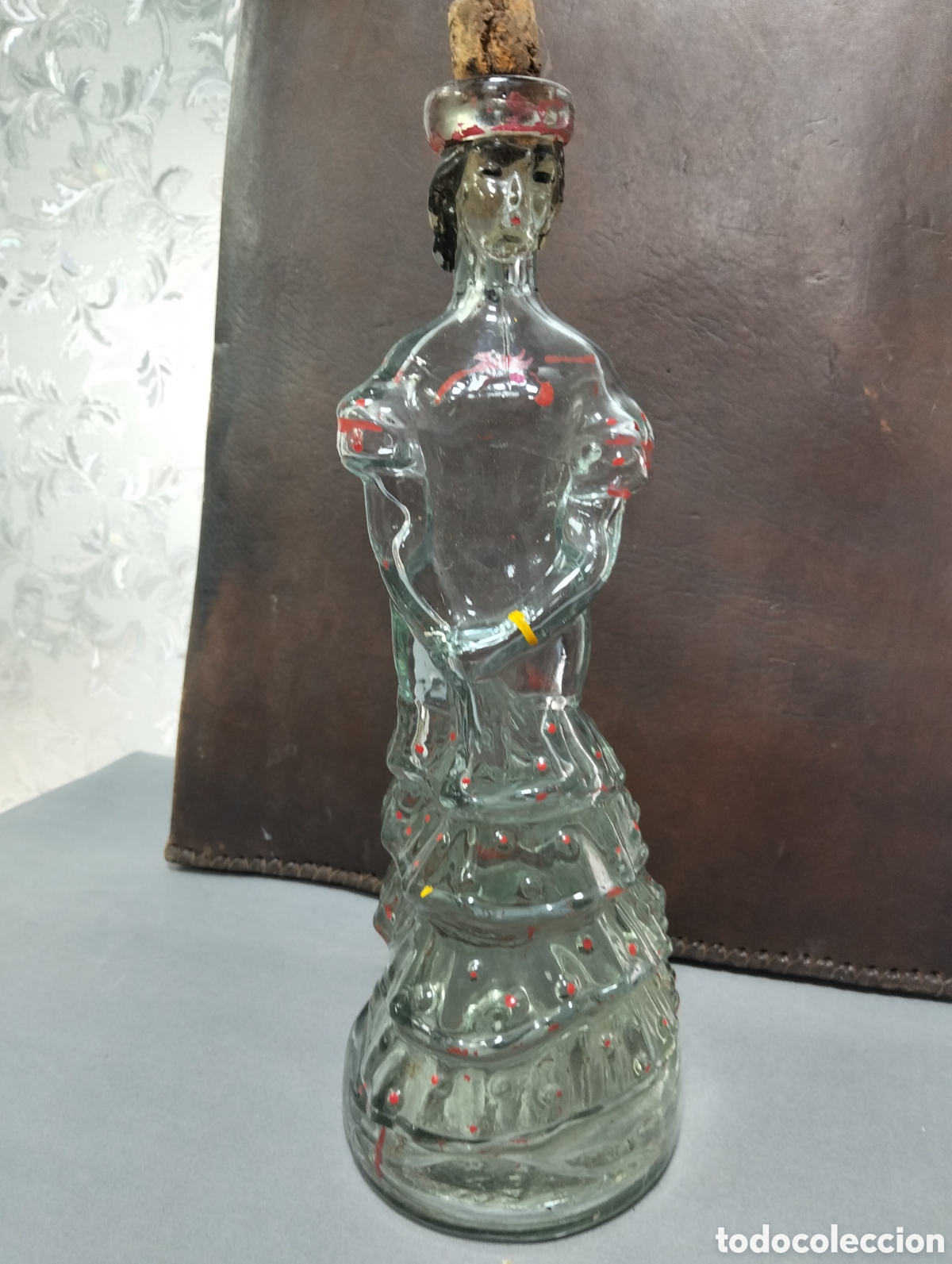 Botellas antiguas: Botella mujer sevillana - Foto 1