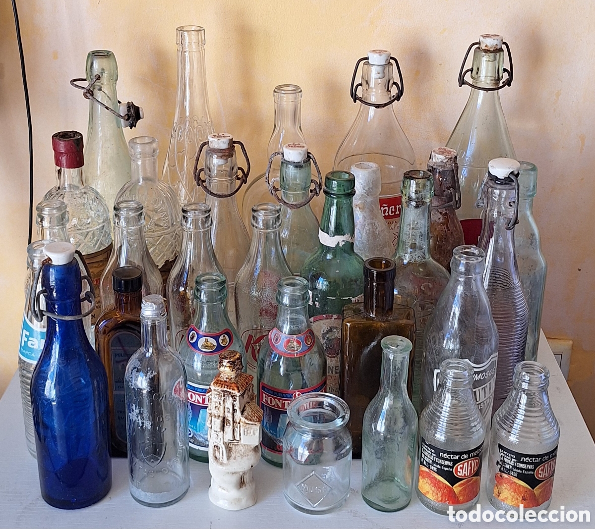 Botellas antiguas: Gran Lote de 32 Botellas Antiguas Variadas - Foto 1