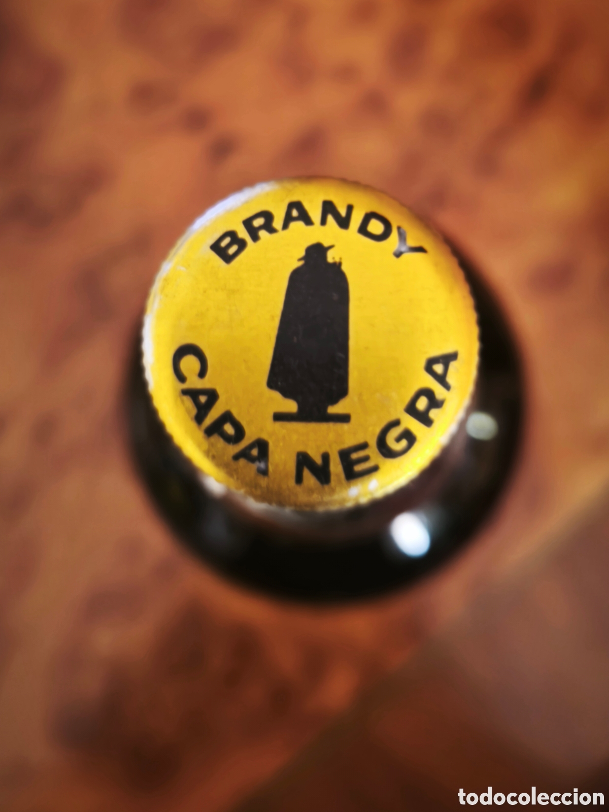 Botellas antiguas: Brandy el hombre de la capa negra. - Foto 5