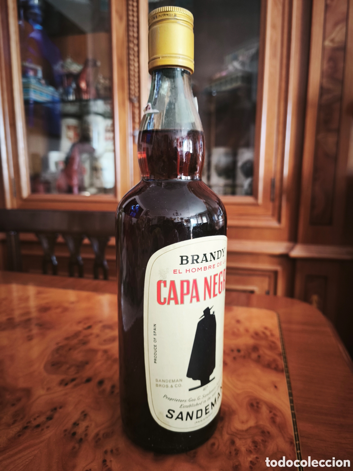 Botellas antiguas: Brandy el hombre de la capa negra. - Foto 6
