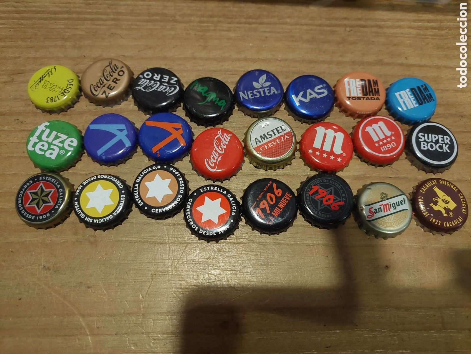 Botellas antiguas: 24 chapas espa&ntilde;a vintange