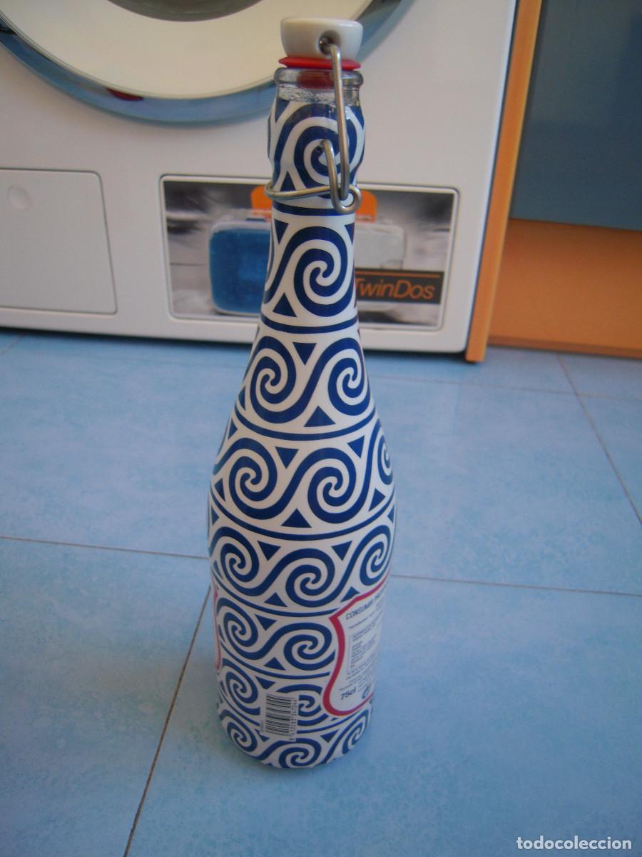 Botellas antiguas: Botella vac&iacute;a Edici&oacute;n Limitada La Casera - Foto 2