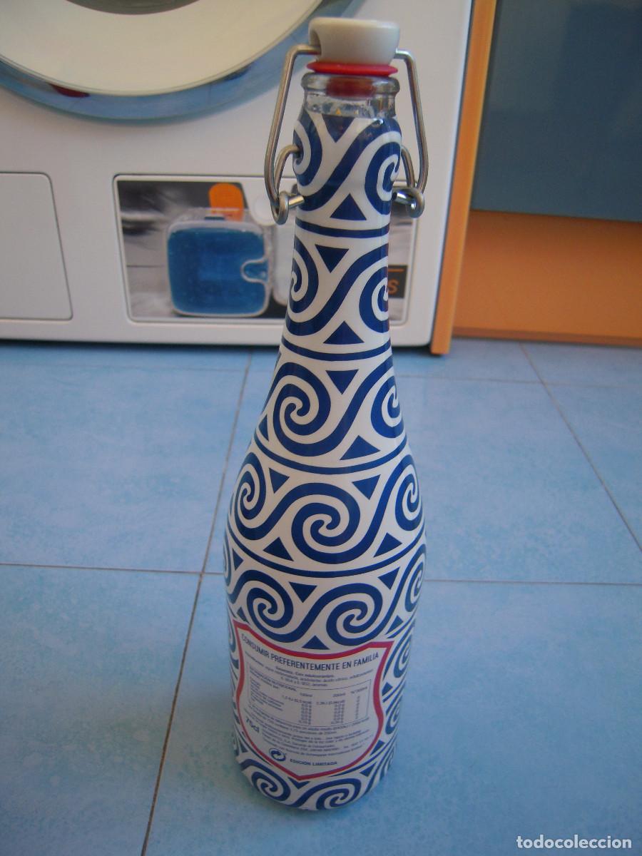 Botellas antiguas: Botella vac&iacute;a Edici&oacute;n Limitada La Casera - Foto 3