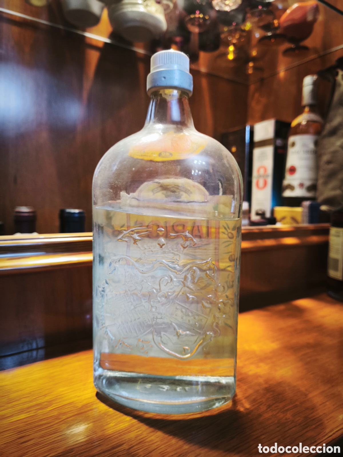 Botellas antiguas: Larios gin seca botella vintage - Foto 2