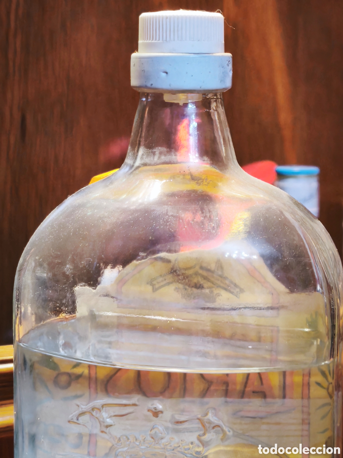 Botellas antiguas: Larios gin seca botella vintage - Foto 4