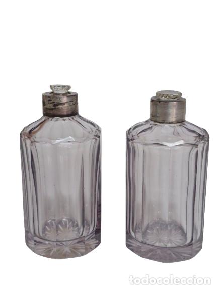 Botellas antiguas: Pareja de Botellas, Frascos de Tocador - Tapones en Cristal