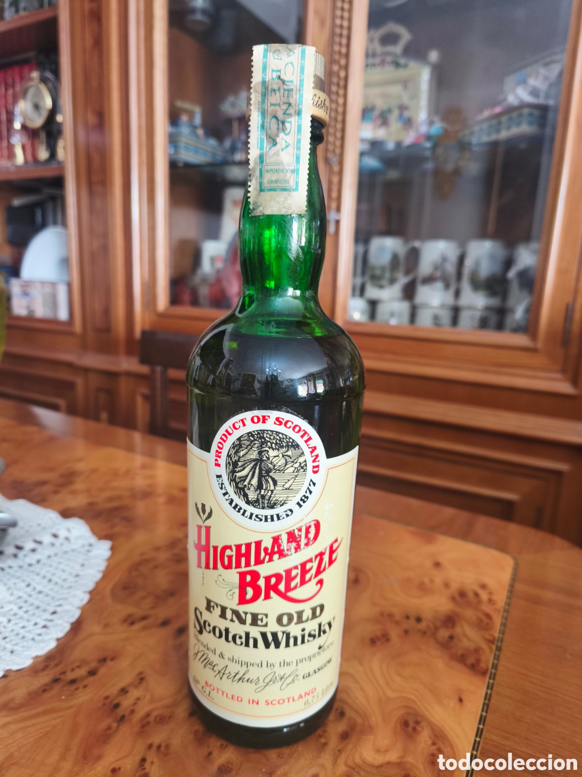 Botellas antiguas: Highland breeze fine old scotch wisky