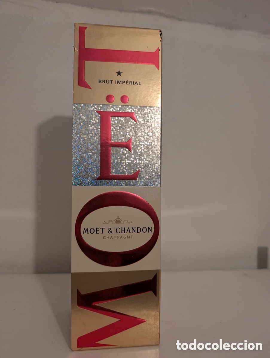 Botellas antiguas: Se trata de la caja de regalo limitada (gift box) de Mo&euml;t & Chandon Brut Imp&eacute;rial