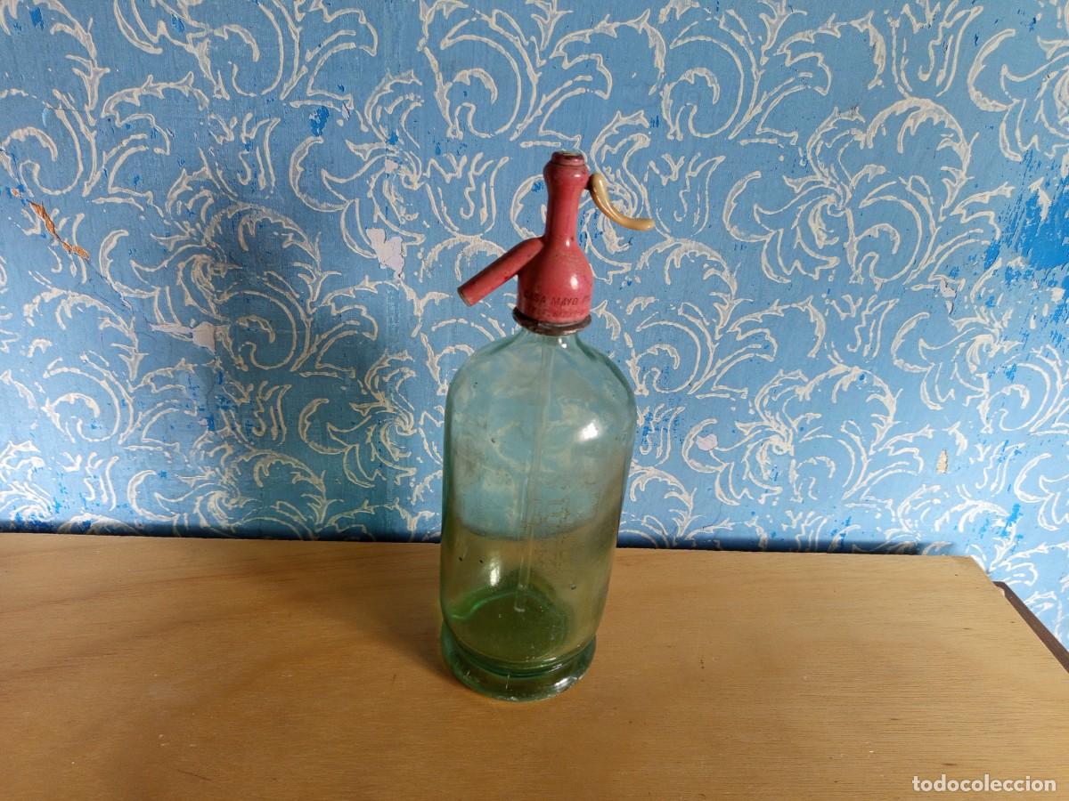 Botellas antiguas: Botella de sif&oacute;n. Capuch&oacute;n de pl&aacute;stico. Vintage. - Foto 1