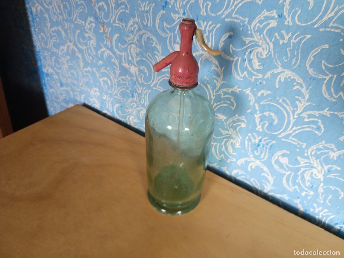 Botellas antiguas: Botella de sif&oacute;n. Capuch&oacute;n de pl&aacute;stico. Vintage. - Foto 3