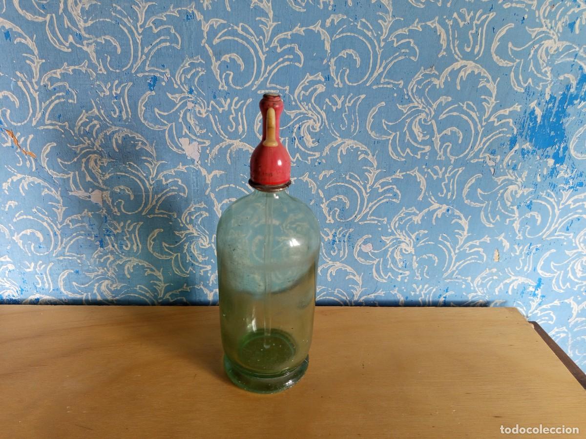 Botellas antiguas: Botella de sif&oacute;n. Capuch&oacute;n de pl&aacute;stico. Vintage. - Foto 5