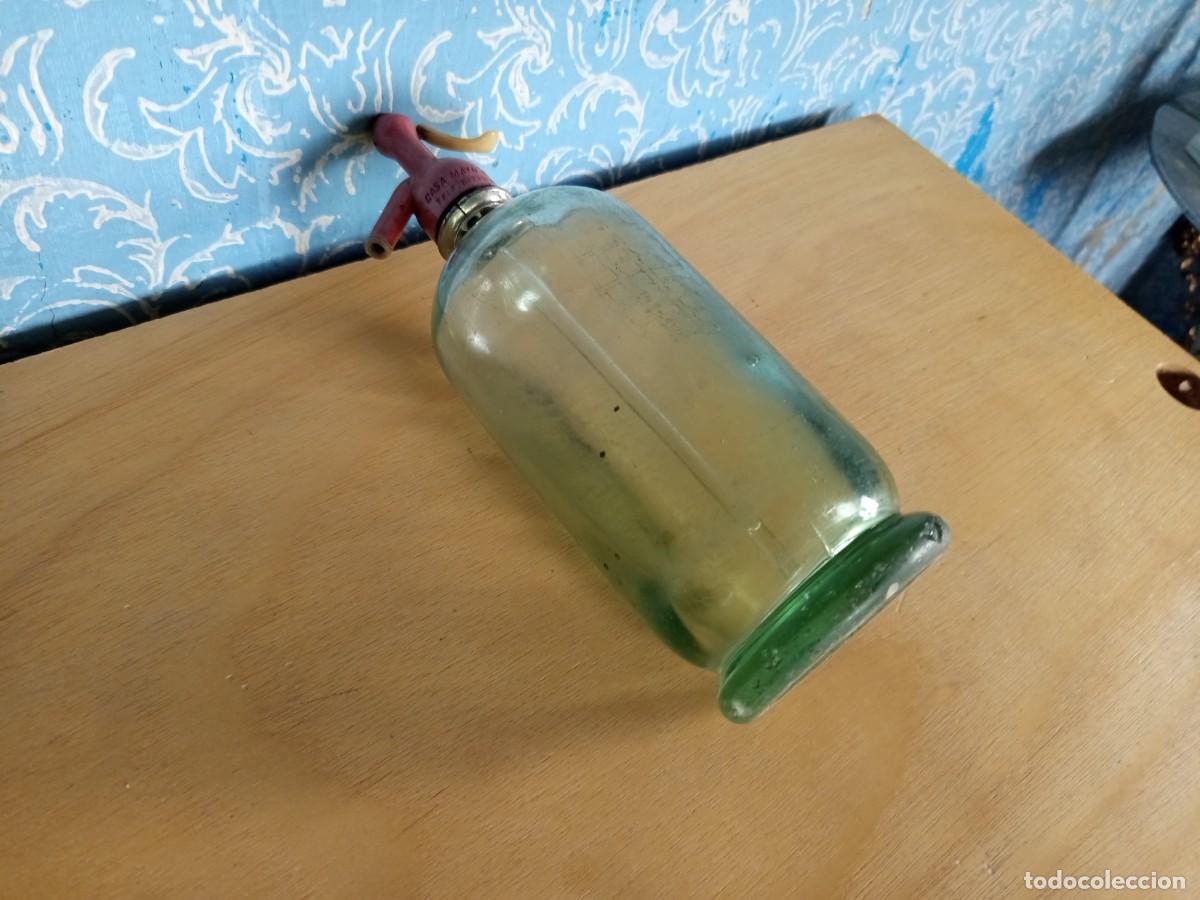 Botellas antiguas: Botella de sif&oacute;n. Capuch&oacute;n de pl&aacute;stico. Vintage. - Foto 12