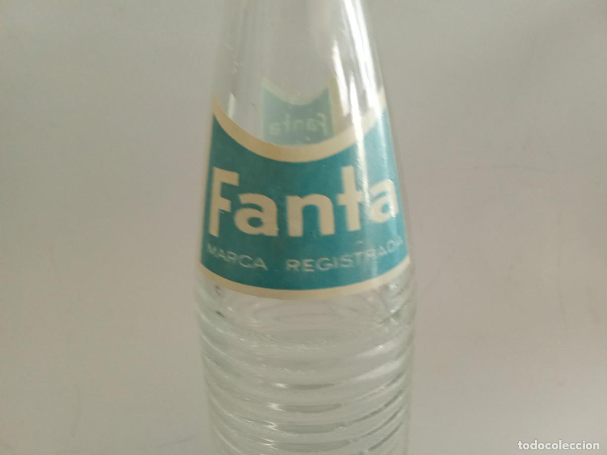 Botellas antiguas: Botella Fanta vac&iacute;a a&ntilde;os 70