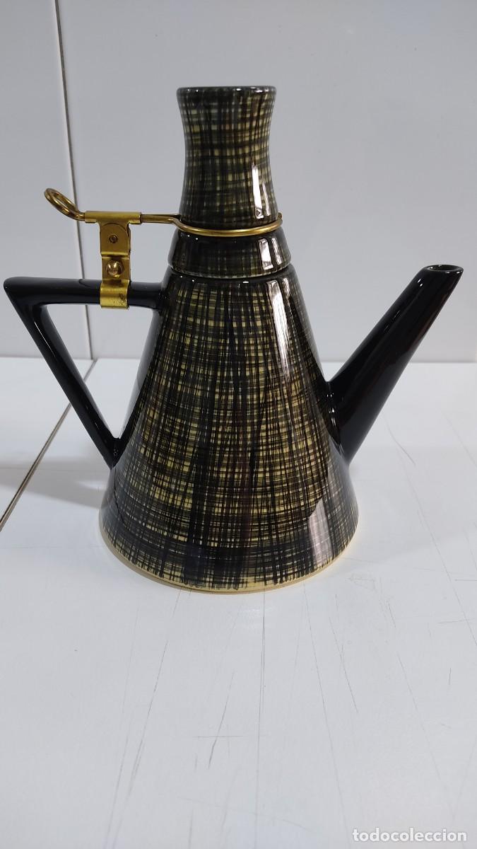 Botellas antiguas: 1075 ANTIGUA Y RARA BOTELLA DE LICOR GARNIER, FRANCESA, DE CERAMICA DECORADA A MANO, A&Ntilde;OS 70