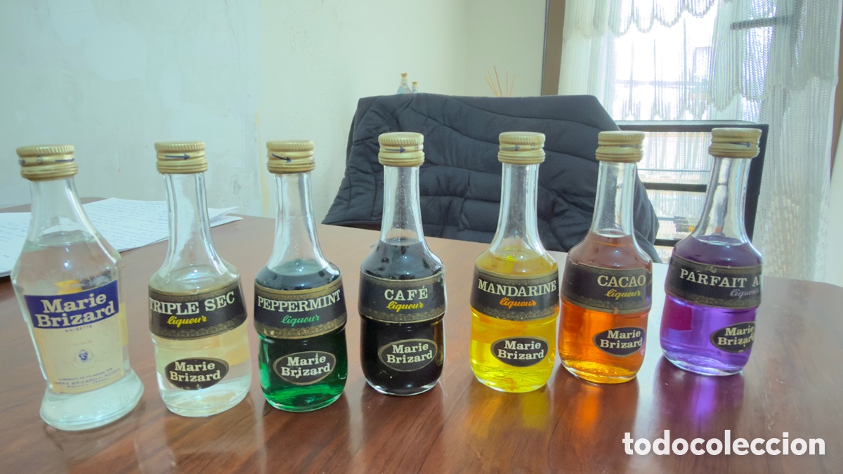 Botellas antiguas: Botellines Marie BRIZARD