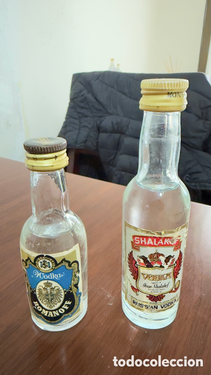 Botellas antiguas: Botellines de Vodka de origen Ruso