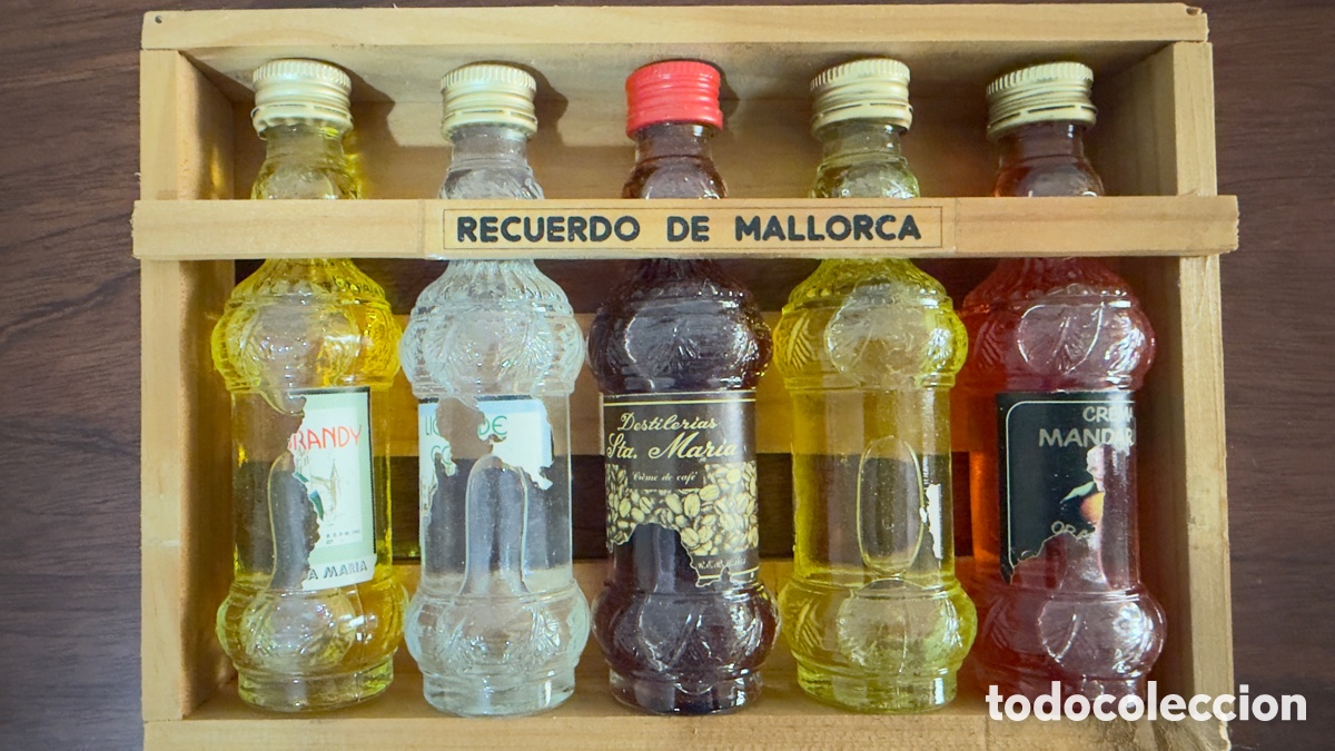 Botellas antiguas: Botellas peque&ntilde;a de licor Mallorca - Foto 1