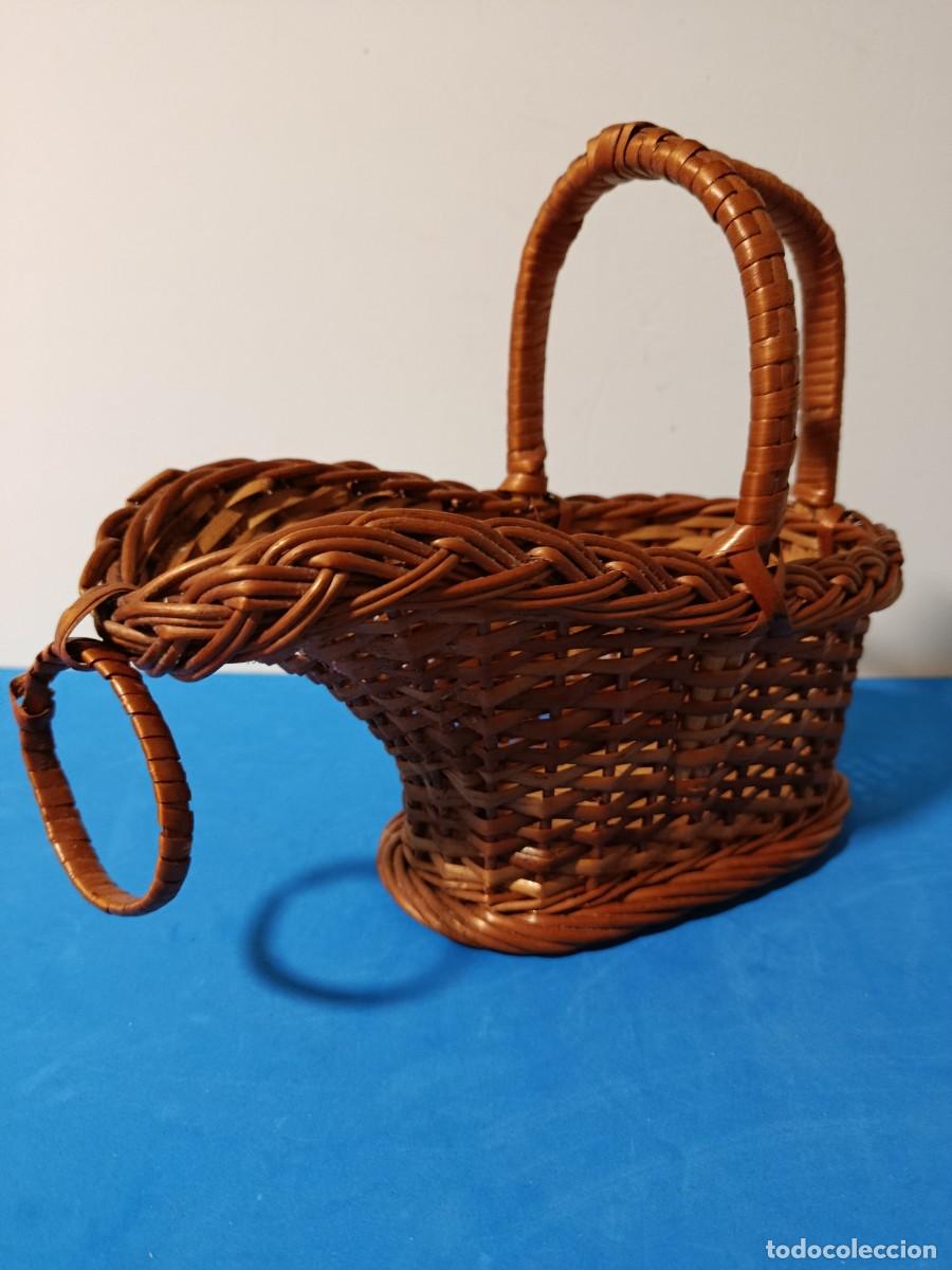 Botellas antiguas: BOTELLERO DE MIMBRE HECHO ARTESANALMENTE