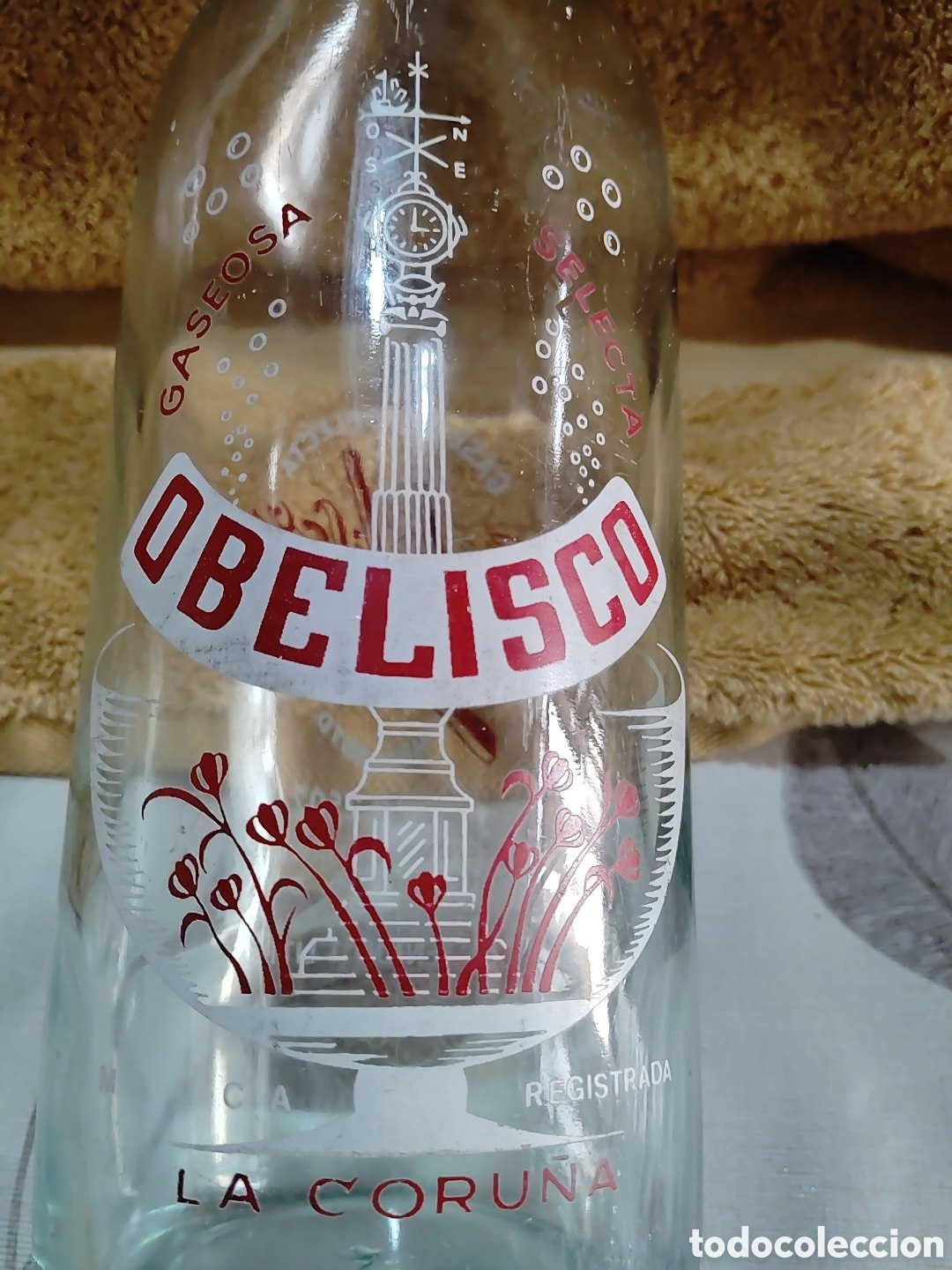 Botellas antiguas: Gaseosa selecta Obelisco. La Coru&ntilde;a. N&deg; Reg. Sanidad en tr&aacute;mite