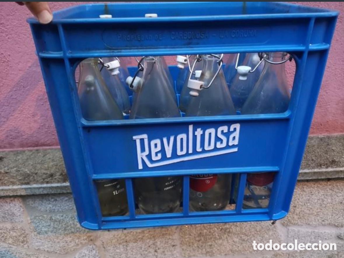 Botellas antiguas: Caja y botellas La Revoltosa - Foto 1